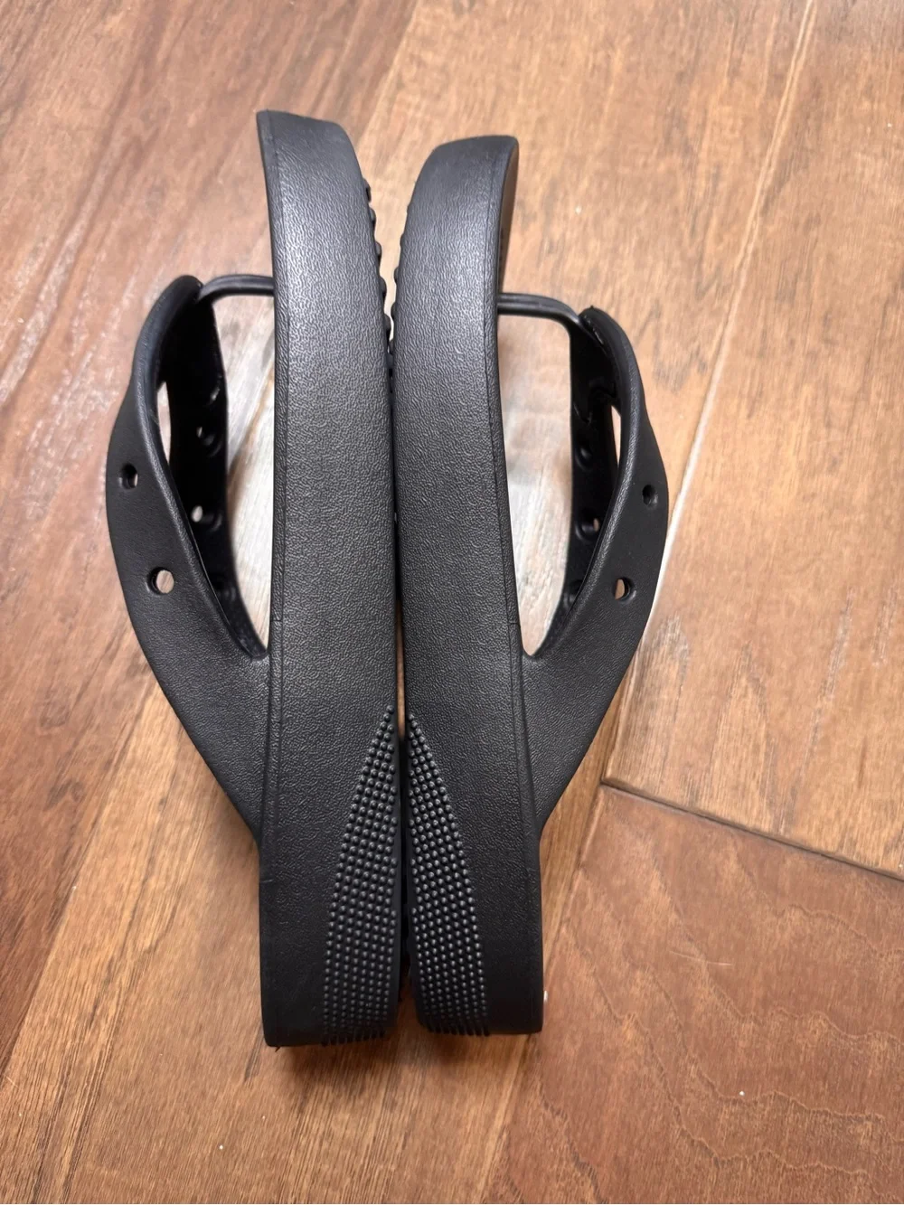 CROCS Black Platform Flip-Flop Thong Sandals Black - Size 9 Women